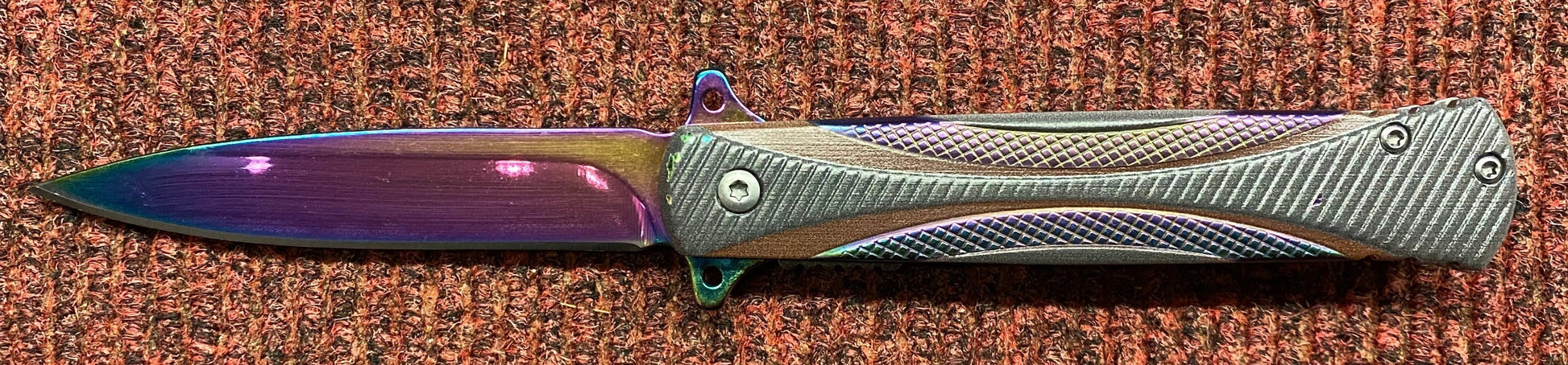 Rainbow Effect Lock Knife