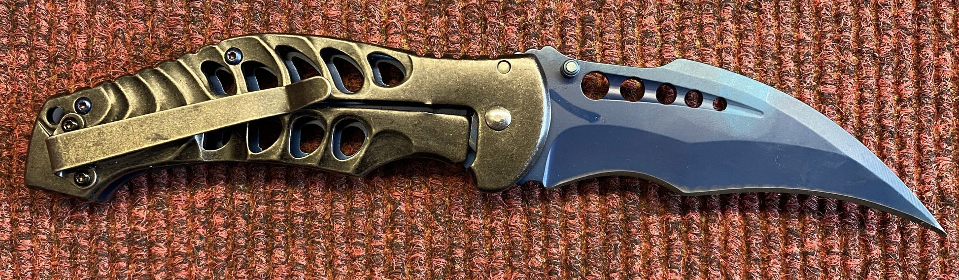 Skull (Blue) Lock Knife