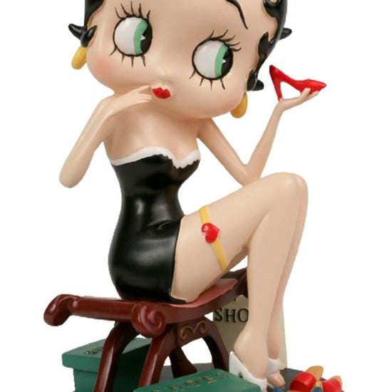 Betty Boop Figurine | Fitting Shoes