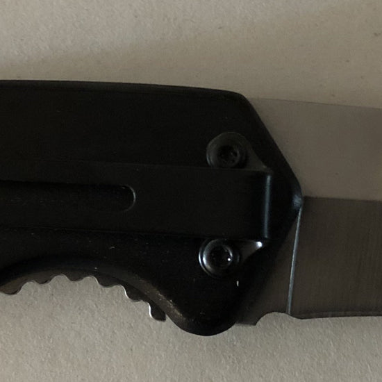 Black Sails Gold Skull Lock Knife