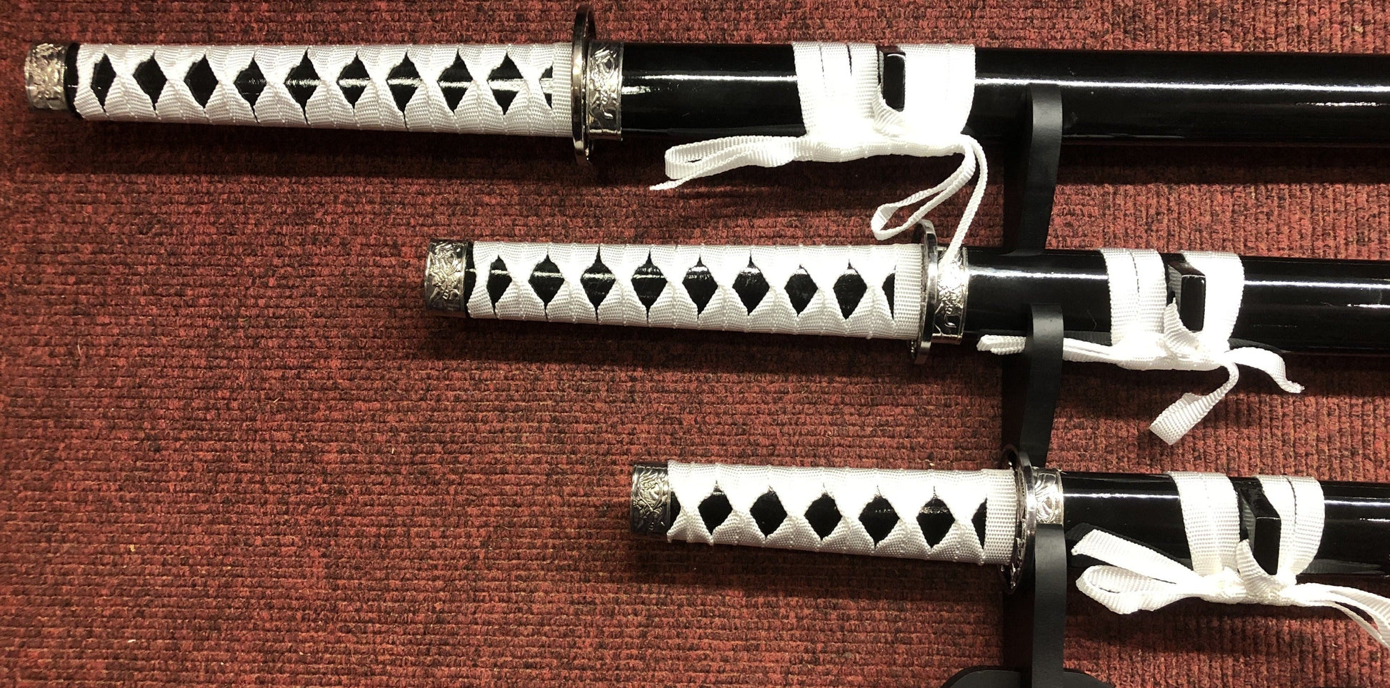 Black & White Dragon Samurai Sword Set