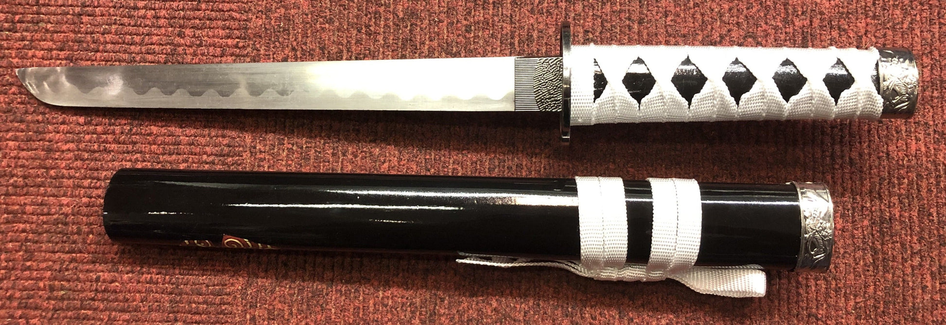 Black & White Dragon Samurai Sword Set