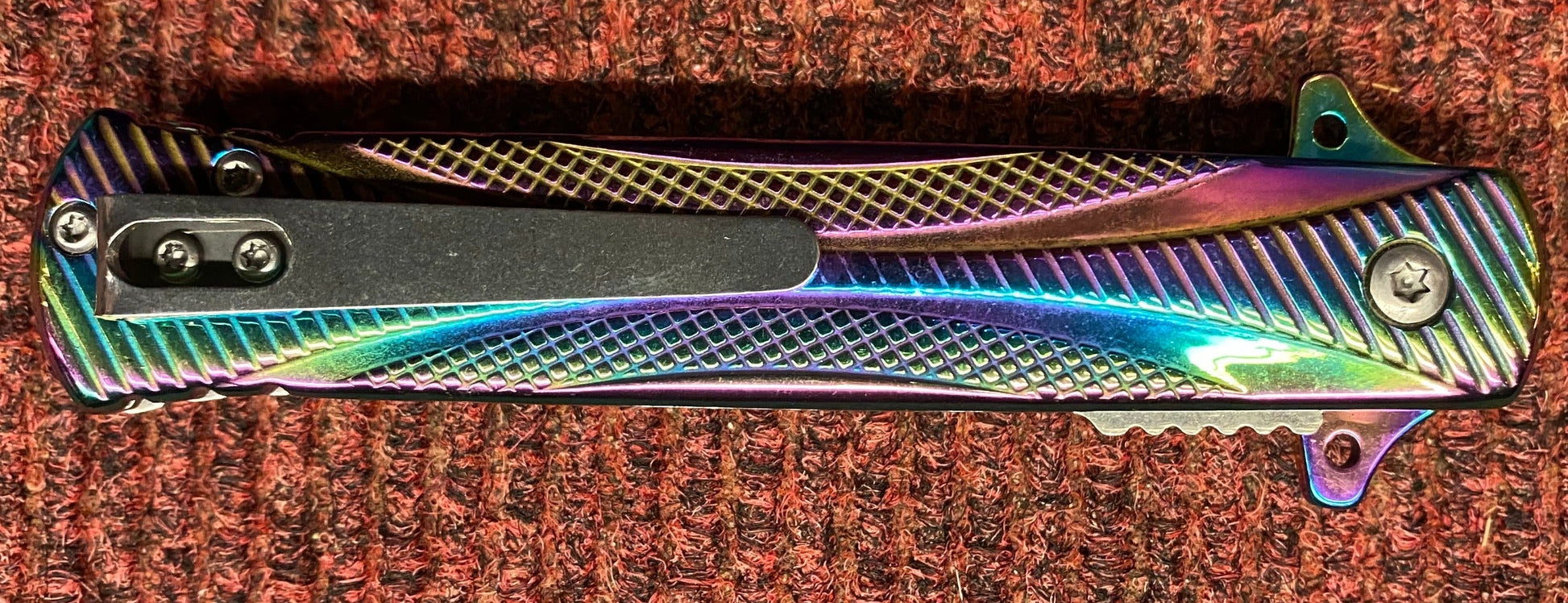 Rainbow Effect Lock Knife