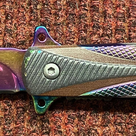 Rainbow Effect Lock Knife