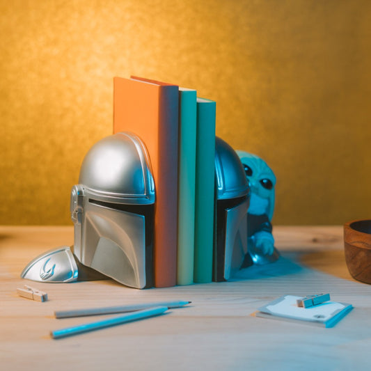 THE MANDALORIAN AND GROGU STAR WARS BOOKENDS
