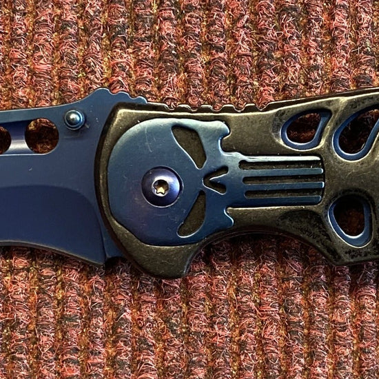 Skull (Blue) Lock Knife