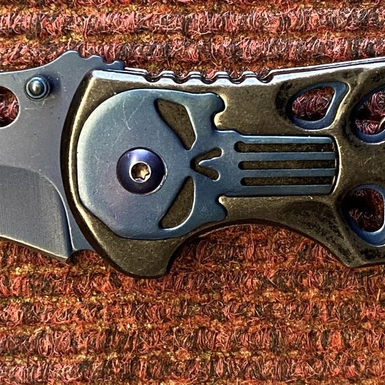 Skull (Blue) Lock Knife